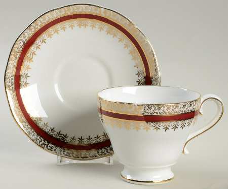 Sarum Maroon Footed Cup & Saucer Set