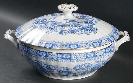 China Blau Round Covered Vegetable by Seltmann