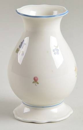 Elizabeth 4" Bud Vase