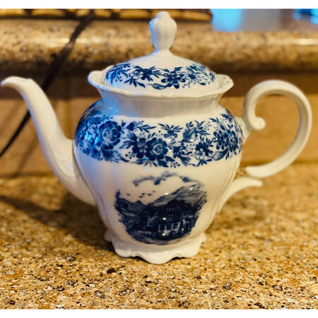 Heimatland Teapot & Lid