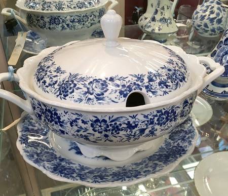 Heimatland Tureen & Lid w/Underplate