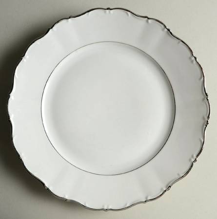 Majestic Platinum Dinner Plate