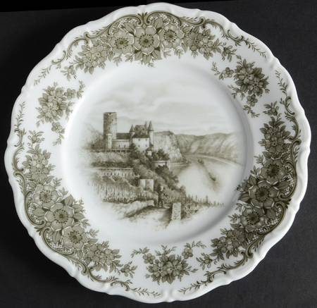 Rhinegau (Scalloped) Salad Plate