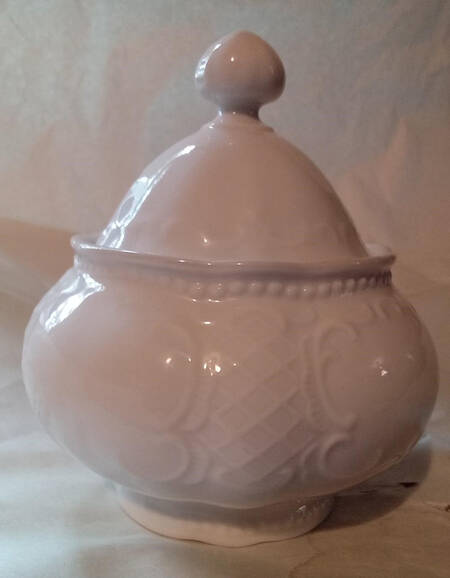 Vienna White Sugar Bowl & Lid