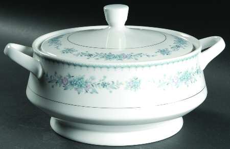 Harmony Round Covered Vegetable