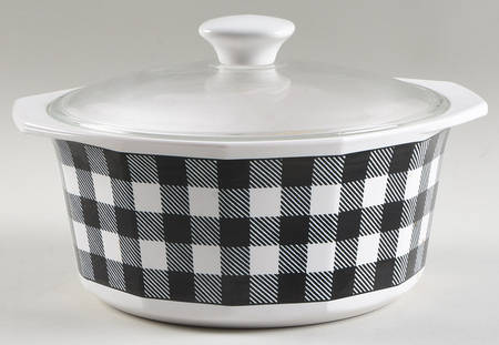Buffalo Plaid Black and White 2 Qt Round Covered Casserole