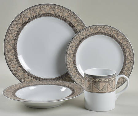 Courtyard 4 Piece Place Setting