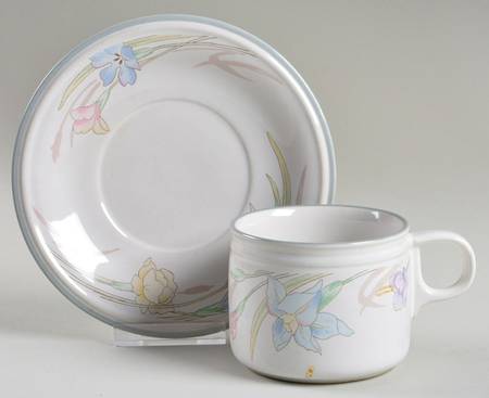 Gabriele (New Gabriele) Flat Cup & Saucer Set