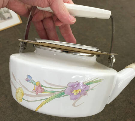 Gabriele (New Gabriele) Metal Kettle & Lid