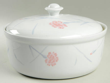 Pink Carnations 2.75 Qt Round Covered Casserole