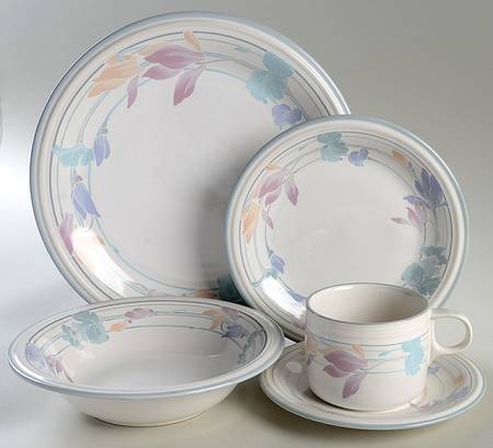 Tender Bloom 5 Piece Place Setting