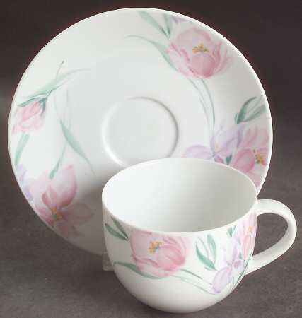 Tulipano Flat Cup & Saucer Set