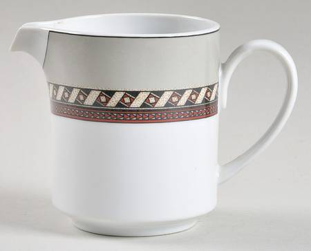 Vassar Creamer by Studio Nova