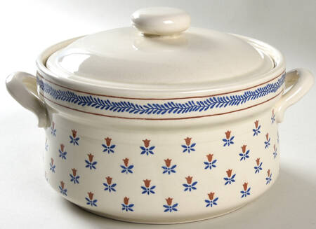 Country Field 2 Qt Round Covered Casserole