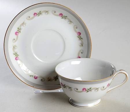 1831 Footed Cup & Saucer Set