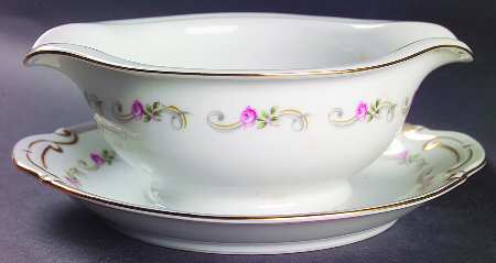 1831 Gravy Boat with Attached Underplate