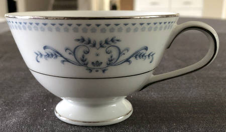 2470 Footed Cup