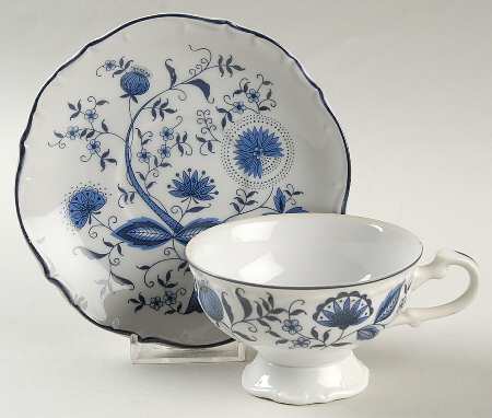 3318 Footed Cup & Saucer Set