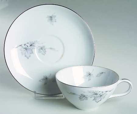 Maple Flat Cup & Saucer Set