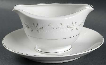 Marietta Gravy Boat with Attached Underplate