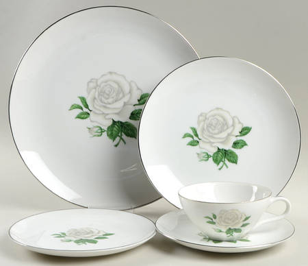Misty Rose 5 Piece Place Setting by Sone