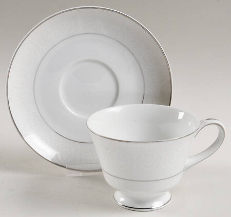 Moderne Footed Cup & Saucer Set