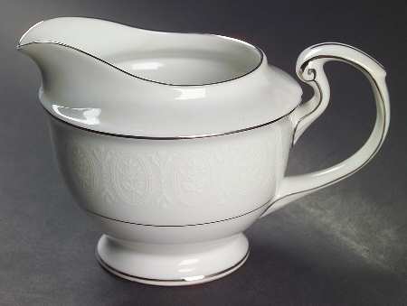 Moderne Creamer