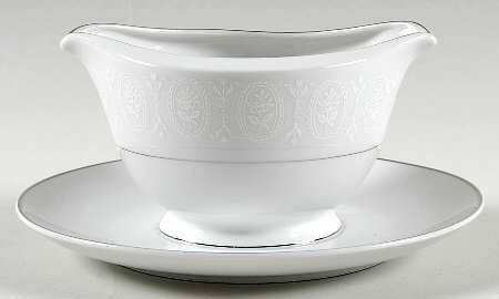 Moderne Gravy Boat with Attached Underplate