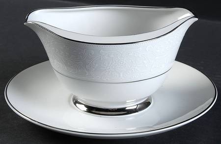 Moderne Gravy Boat with Attached Underplate