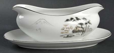 Mt. Fuji Coupe Shape Gravy Boat with Attached Underplate