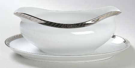 Platinum Gravy Boat with Attached Underplate