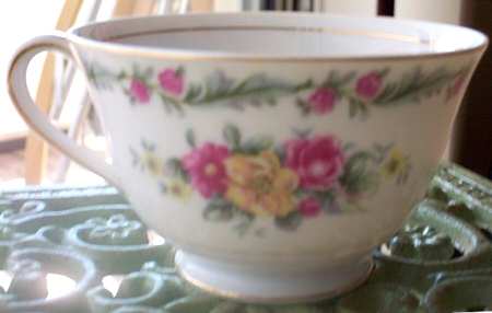 SON18 Footed Cup