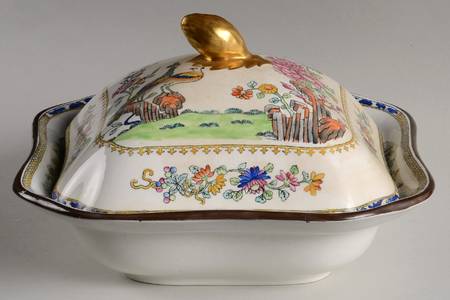 Spode's Peacock (Scalloped) Square Covered Vegetable