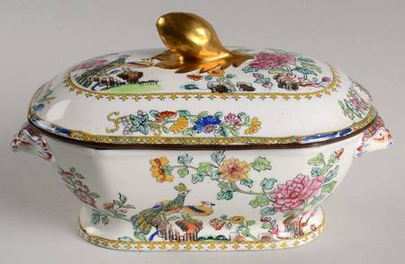 Spode's Peacock (Scalloped) Sauce Boat & Lid