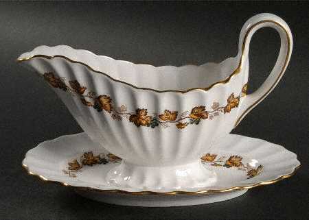 Ardsley Gravy Boat with Attached Underplate