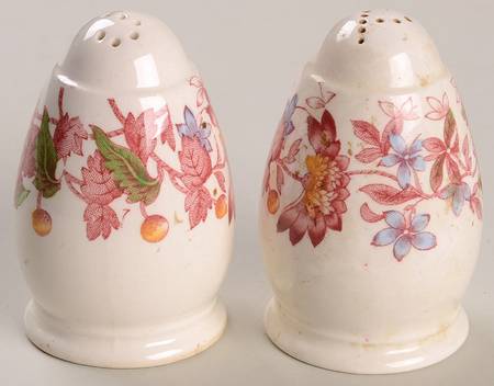 Aster Red (Gadroon) Salt & Pepper Set