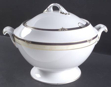 Avignon Tureen &  Lid