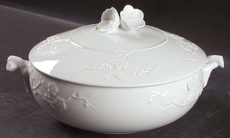 Blanche De Chine (All White) Round Covered Vegetable