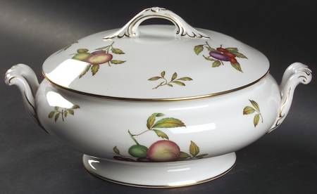Blenheim Round Covered Vegetable