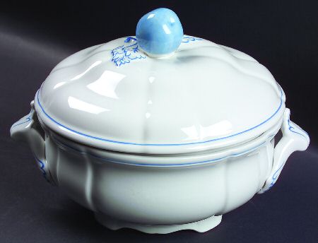 Blue Marlborough Round Covered Vegetable
