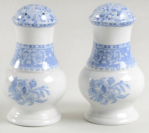 Camilla Blue (Earthenware, Scalloped) Salt & Pepper Set