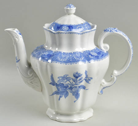 Camilla Blue (Earthenware, Scalloped) Large Coffee Pot & Lid