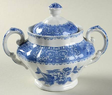 Camilla Blue (Earthenware, Scalloped) Sugar Bowl & Lid
