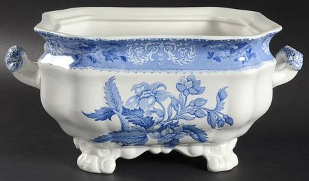 Camilla Blue (Earthenware, Scalloped) Tureen No Lid