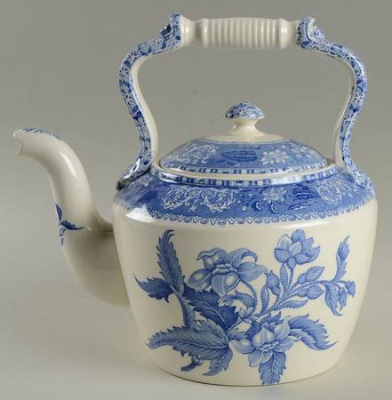 Camilla Blue (Earthenware, Scalloped) Kettle & Lid by Spode