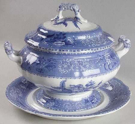Camilla Blue (Earthenware, Scalloped) Tureen & Lid w/Underplate