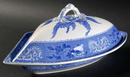 Camilla Blue (Earthenware, Scalloped) Canterbury Set, Covered Side Dish