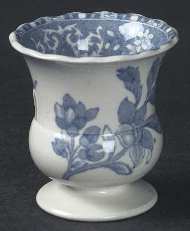Camilla Blue (Earthenware, Scalloped) Single Egg Cup