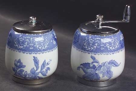 Camilla Blue (Earthenware, Scalloped) Salt Mill & Pepper Mill Set