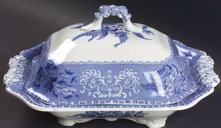 Camilla Blue (Earthenware, Scalloped) Rectangular Covered Vegetable